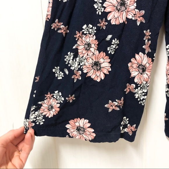 Cupcakes and Cashmere Navy and Floral Jumpsuit - Picture 5 of 9